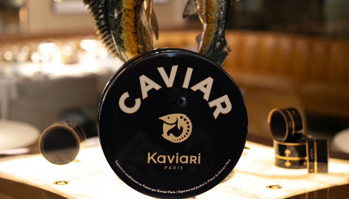 ΧΑΒΙΑΡΙ KAVIARI, ΣΠΟΥΔΗ ΣΤΑ ΜΑΥΡΑ ΠΛΗΚΤΡΑ ΤΗΣ ΓΕΥΣΗΣ | Το προϊόν της ημέρας