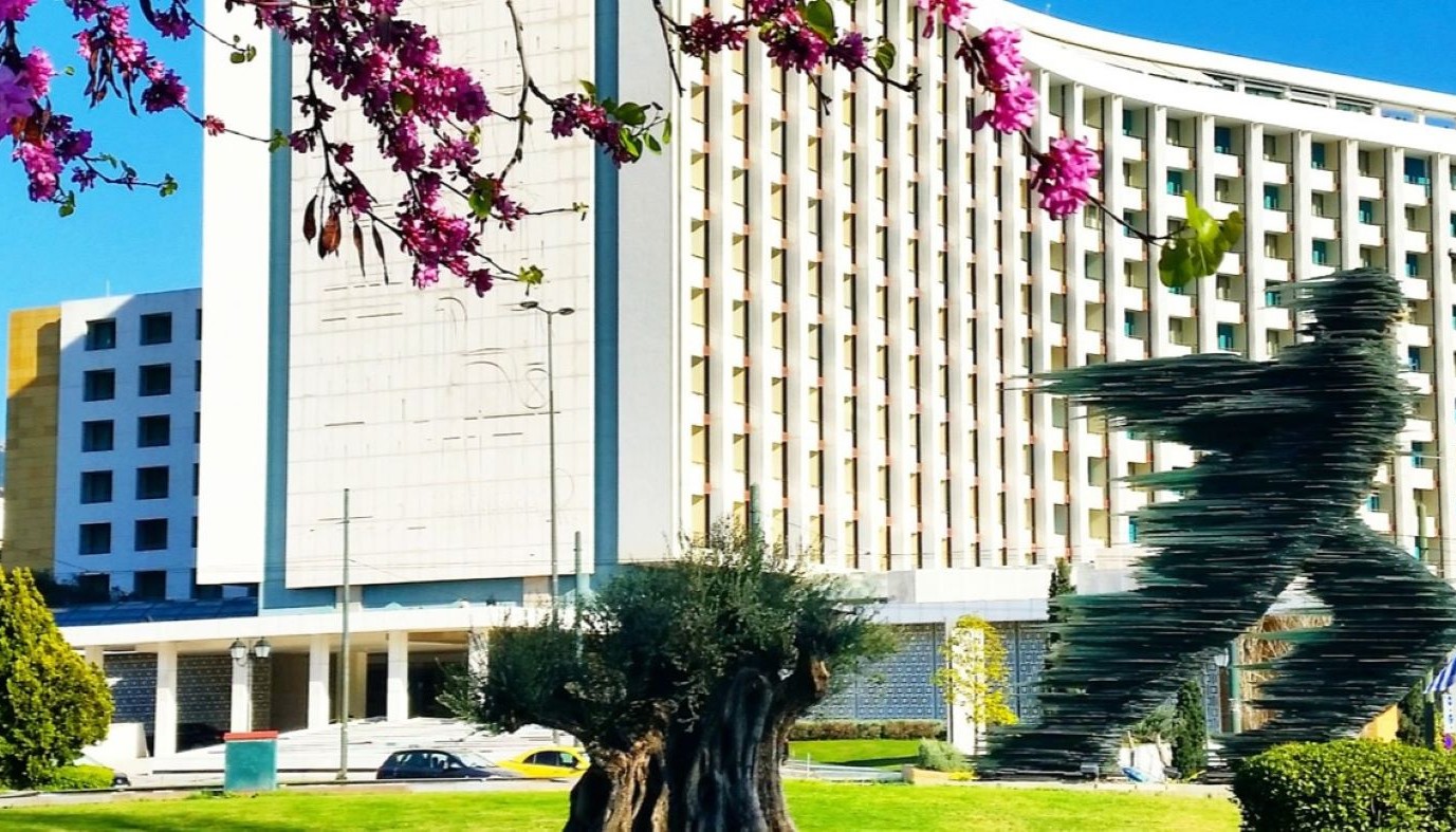 ΣΤΗΝ ΤΕΛΙΚΗ ΕΥΘΕΙΑ ΓΙΑ ΤΟ «ΝΕΟ HILTON» | Θέματα