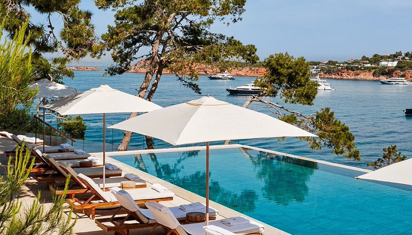 FOUR SEASONS ASTIR PALACE: ΤΟ THE GREAT SUNDAY POOL CLUB ΕΠΙΣΤΡΕΦΕΙ ΣΤΟ AVRA BAR ΜΕ ΜΙΑ ΜΟΝΑΔΙΚΗ ΕΚΔΗΛΩΣΗ | Νέα