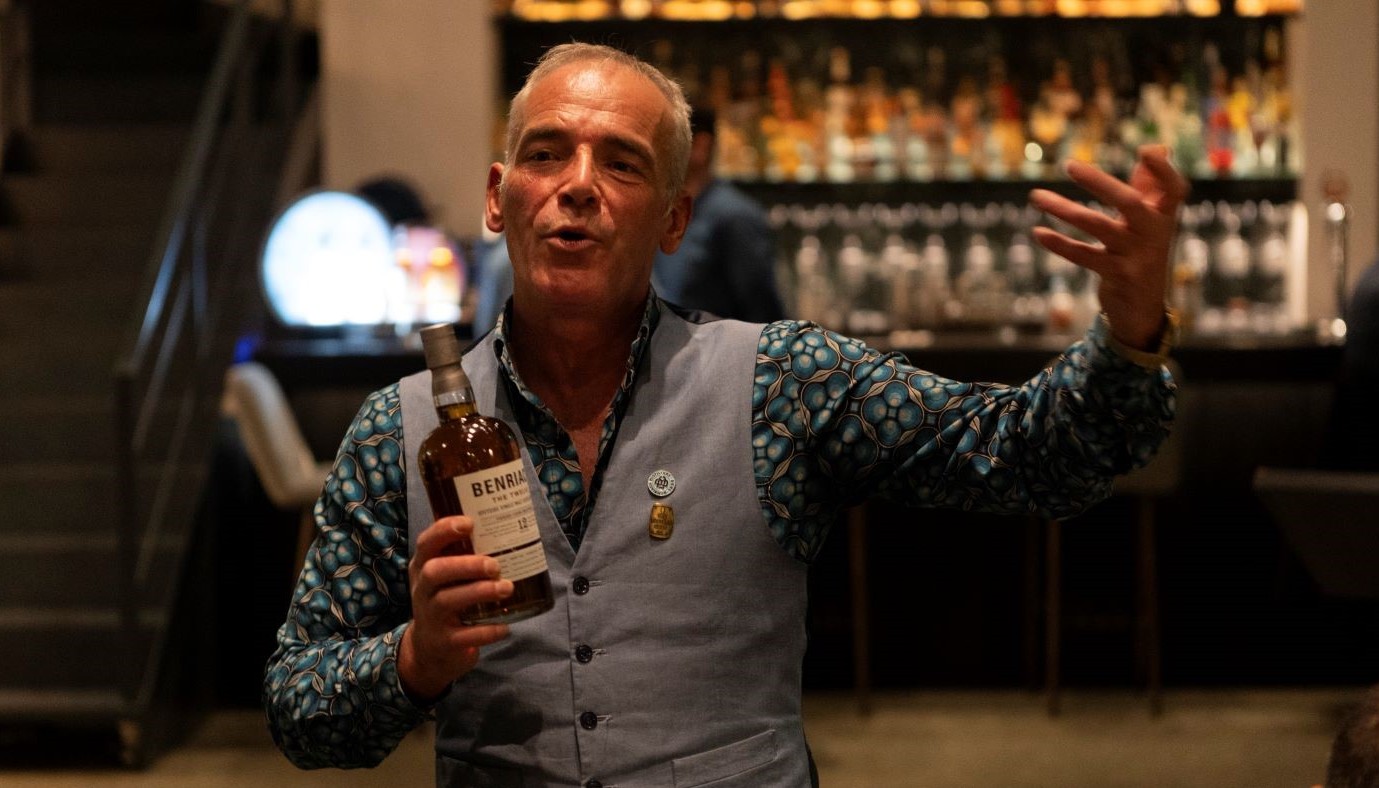 ΤΟ BENRIACH ΚΑΙ Η ΓΑΣΤΡΟΝΟΜΙΑ ΤΟΥ ΚΑΠΝΟΥ | Θέματα
