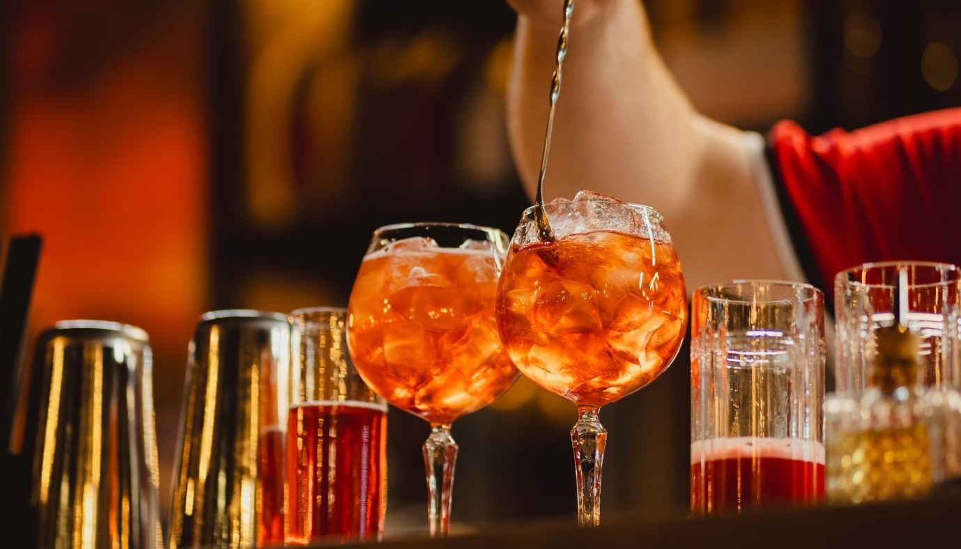 Η ΙΣΤΟΡΙΑ ΤΟΥ SPRITZ | Θέματα