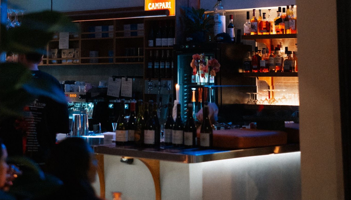 ‘ΕΝΑ ΜΠΑΡ ΚΑΙ ΜΙΑ SPRITZERIA: COTERIE & BRO ΚΑΙ AMORE SPRITZERIA | The Bars