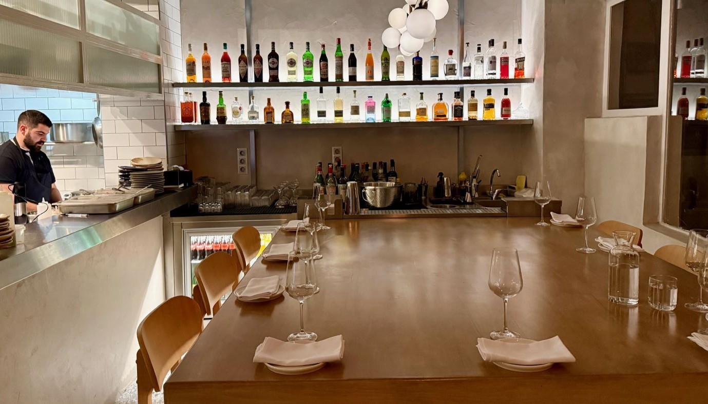 Via Maris: μια βερμουτερία με σύγχρονους μεζέδες από τη Μέση Ανατολή ...