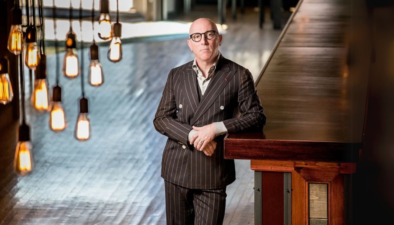 MAYNARD JAMES KEENAN: Ο ΡΟΚ ΣΤΑΡ ΠΟΥ ΕΓΙΝΕ ΒΡΑΒΕΥΜΕΝΟΣ ΟΙΝΟΠΟΙΟΣ | Θέματα