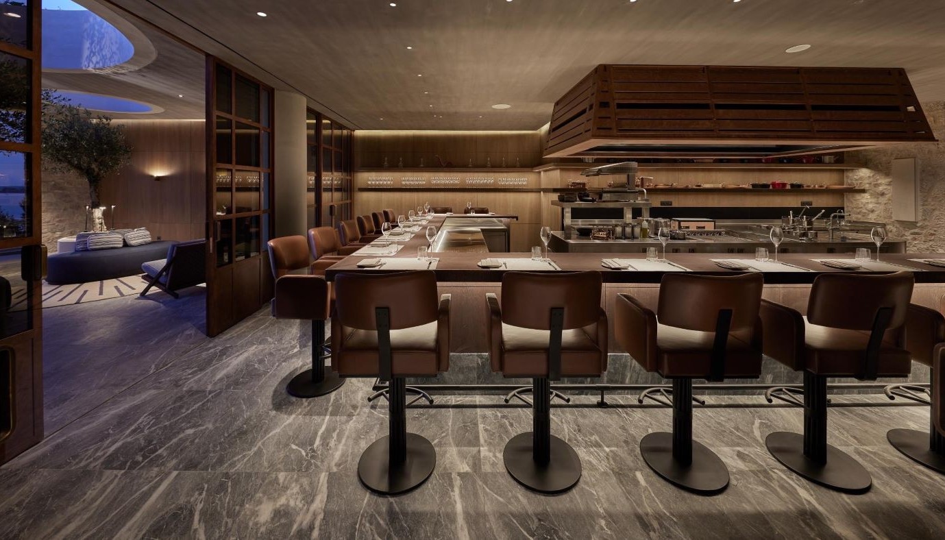 ΤΟ STIRRING STARS ΕΠΙΣΤΡΕΦΕΙ ΣΤΟ MANDARIN ORIENTAL COSTA NAVARINO ΜΕ ΚΟΡΥΦΑΙΟΥΣ ΣΕΦ ΑΠΟ ΤΗ ΔΙΕΘΝΗ ΣΚΗΝΗ ΚΑΙ ΤΗΝ ΕΛΛΑΔΑ | Νέα