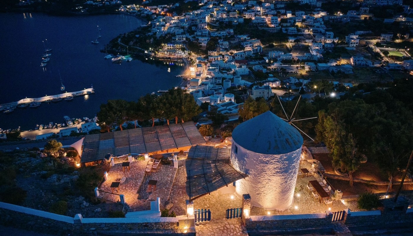 HARRIS BAR ΣΤΗ ΛΕΡΟ, ΤΟ ΑΠΟΛΥΤΟ ΚΑΛΟΚΑΙΡΙΝΟ BAR | The Bars