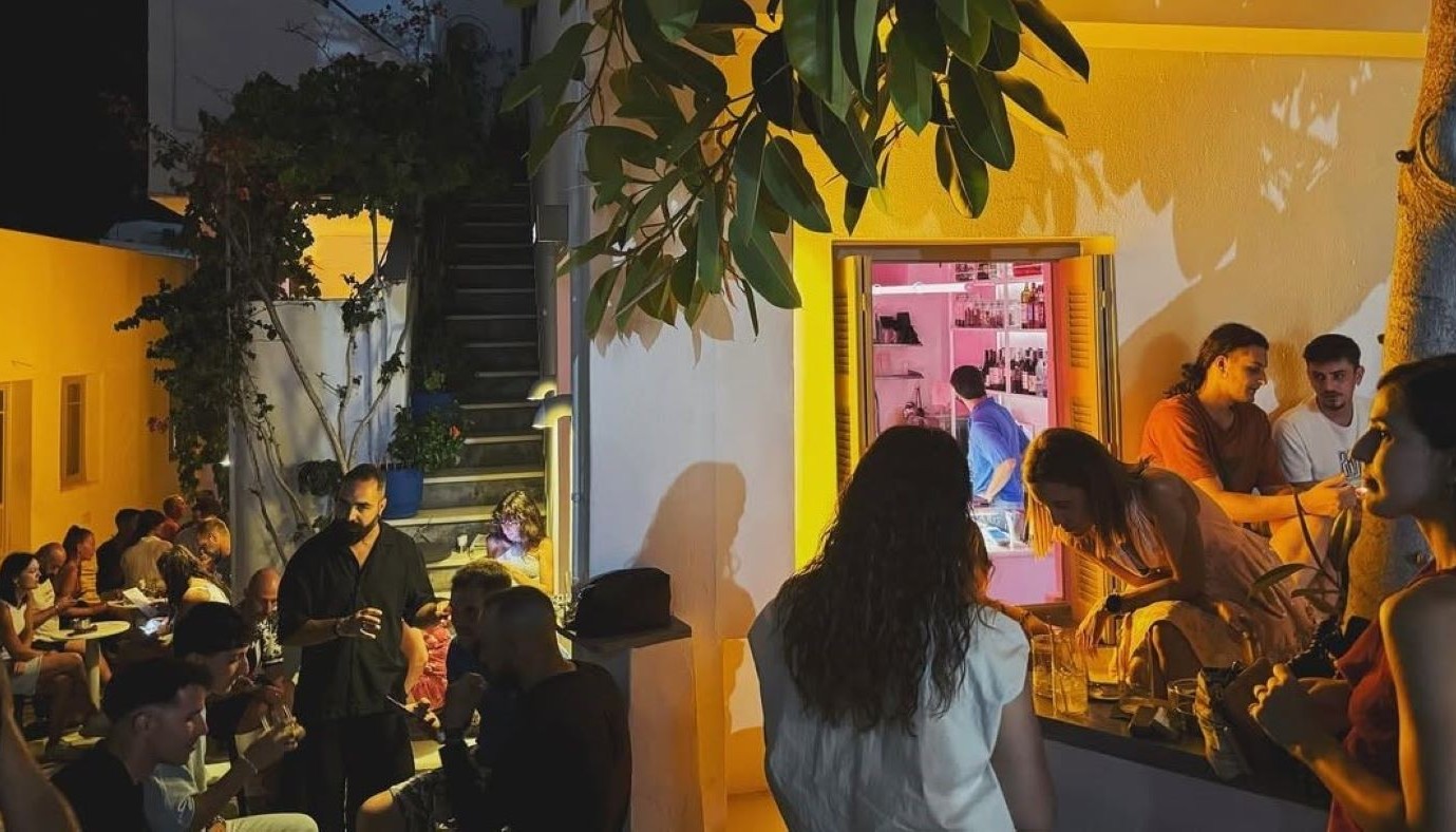 ΑΠΟ ΤΗ ΝΑΞΟ ΜΕ ΑΓΑΠΗ: COCKTAILS ΚΑΙ DESIGN ΑΝΑΜΝΗΣΕΙΣ ΣΤΟ BELMAN | The Bars