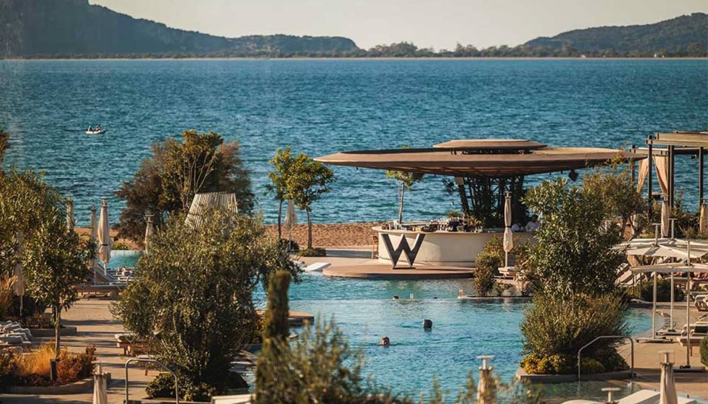 W COSTA NAVARINO, STYLISH ΔΙΑΚΟΠΕΣ ΣΕ ΕΝΑΝ ΔΙΕΘΝΗ/ΕΛΛΗΝΙΚΟ ΠΡΟΟΡΙΣΜΟ | Ξενοδοχεία