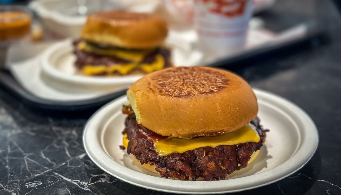 ΤΟ ΔΕΛΕΑΣΤΙΚΑ ΤΡΑΓΑΝΟ SMASH BURGER ΜΕ YUZU KOSHO MAYO ΣΤΟ GREASY SPOON ΣΤΗΝ ΠΑΡΟ | Βρώμικα Μυστικά