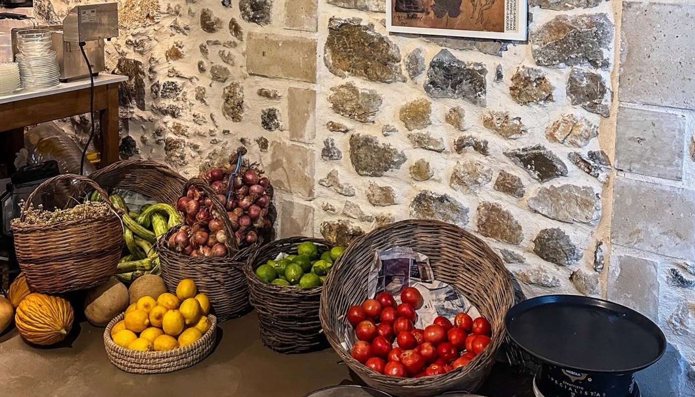 ΤΑΡΤΑΛΑ: ΤΟ ΚΑΦΕΝΕΙΟ ΜΕ ΤΙΣ ΑΠΕΡΙΤΤΕΣ ΚΡΗΤΙΚΕΣ ΓΕΥΣΕΙΣ | Θέματα