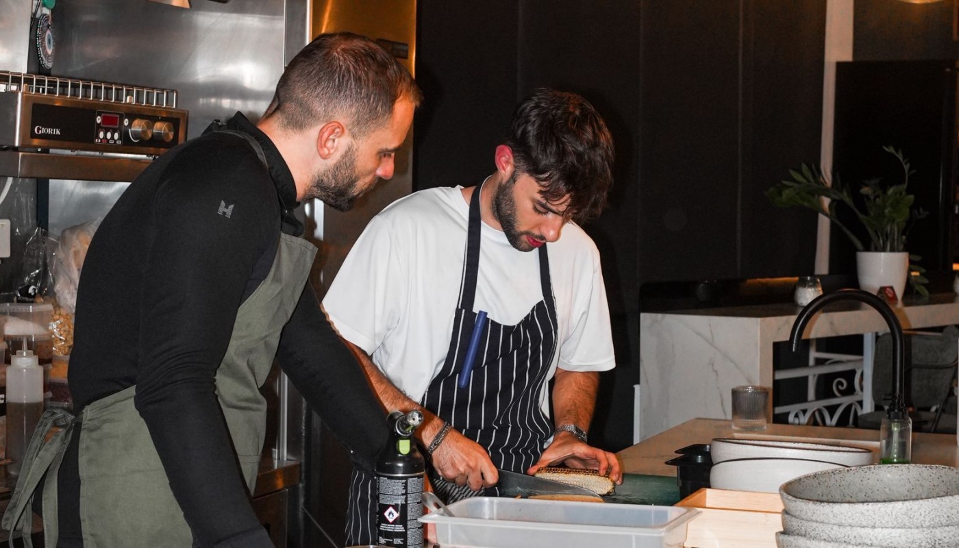 NONNAS ATHENS, Η ΕΛΛΗΝΙΚΗ ΚΟΥΖΙΝΑ ΤΟΥ “ΤΗΛΕΟΠΤΙΚΟΥ” ΗΛΙΑ ΚΙΑΖΟΛΙ | Νέα