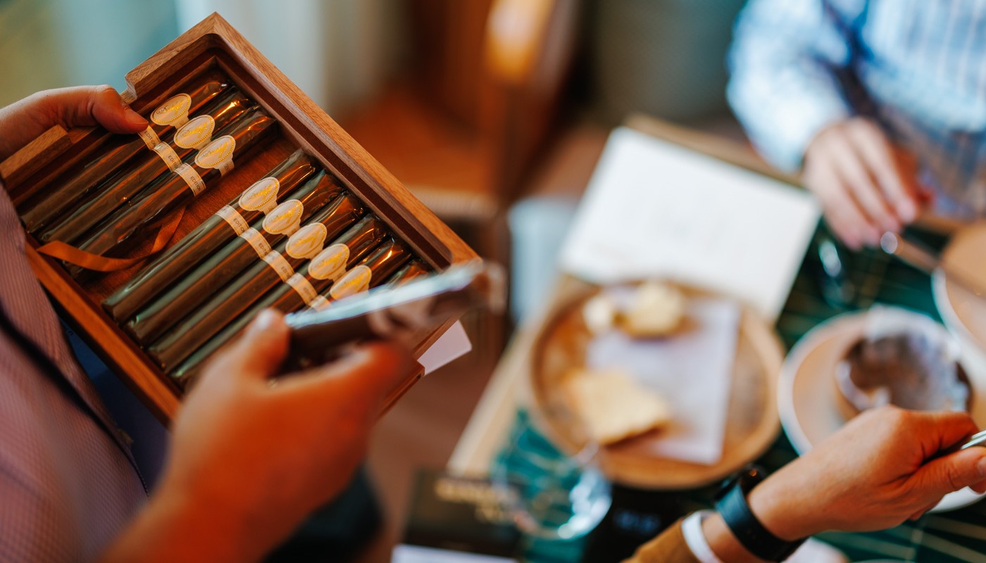 champagne cigar brunch beefbar | The Food & Leisure Guide