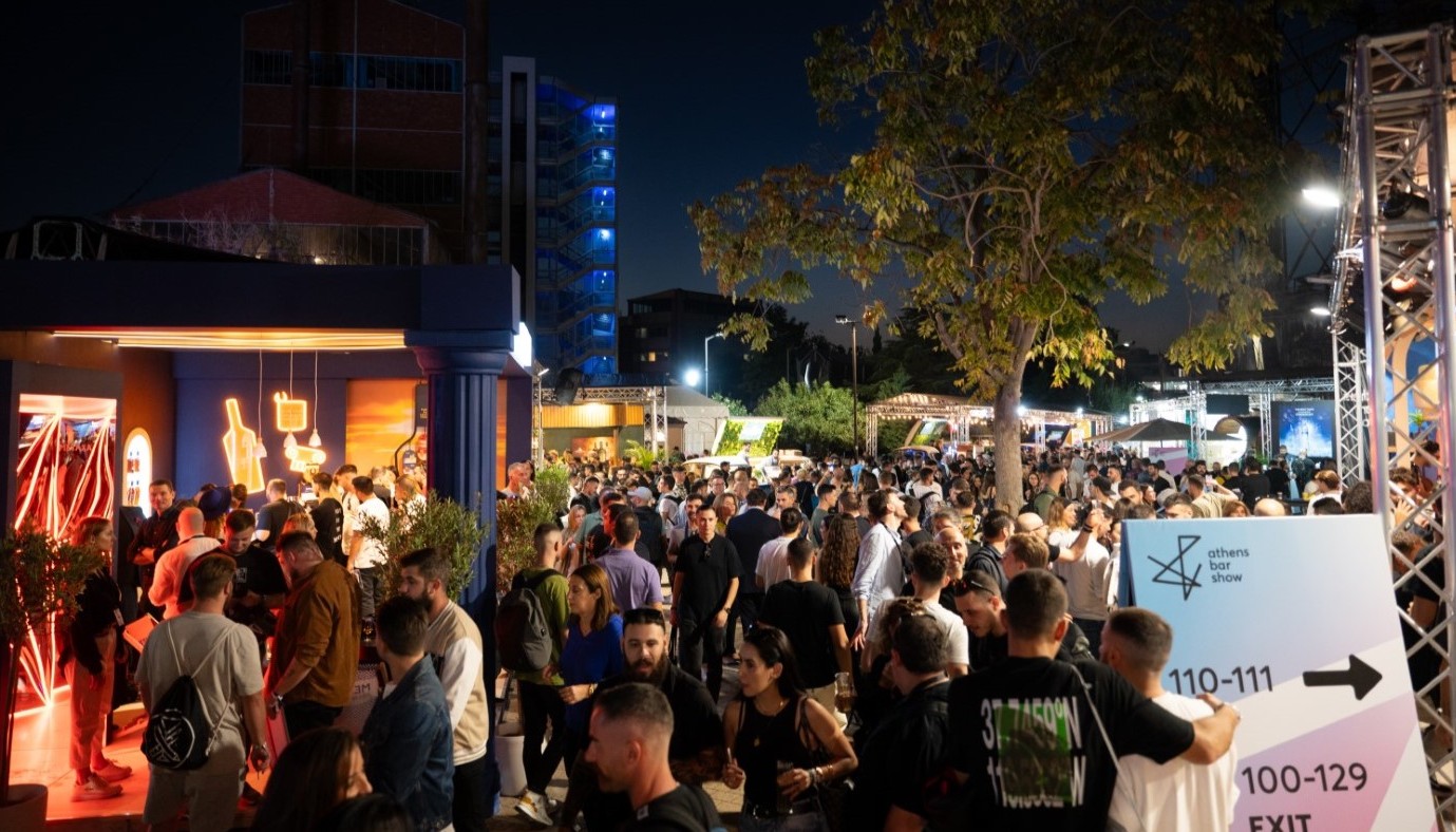 ATHENS BAR SHOW 2025: ΔΕΚΑΠΕΝΤΕ ΧΡΟΝΙΑ ΜΠΡΟΣΤΑ ΑΠΟ ΤΟ ΠΟΤΗΡΙ | Νέα