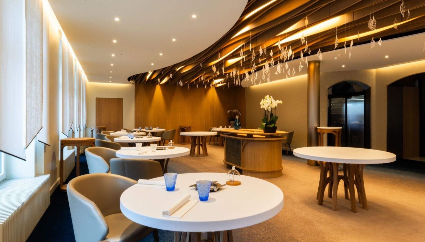 ΤΟ MAISON WENGER, ΣΤΗΝ ΕΛΒΕΤΙΑ, ΣΕ ΜΙΑ ΙΔΙΑΙΤΕΡΗ ΣΤΙΓΜΗ ΤΟΥ! | Globe-Eater