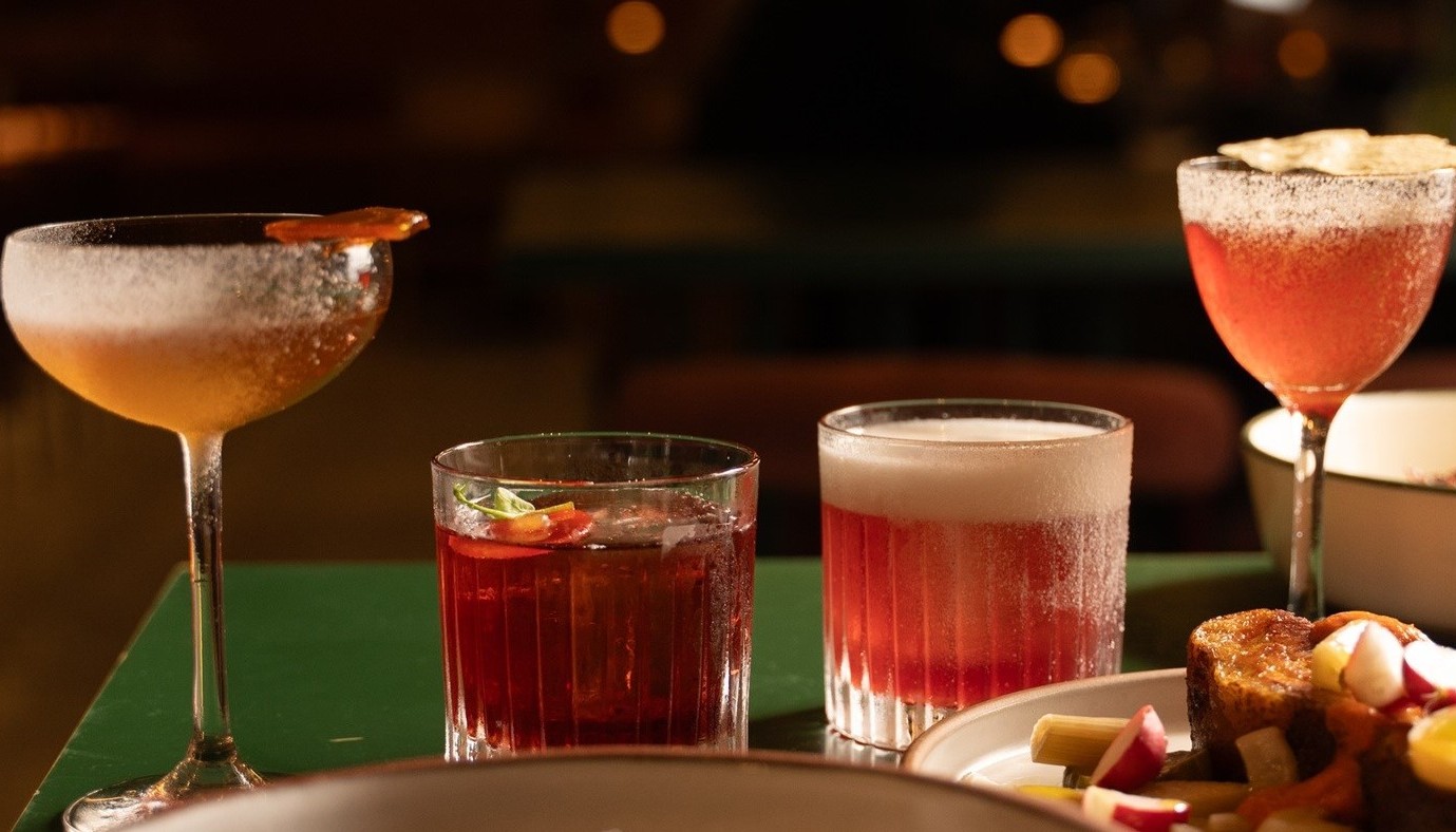 FELICITÀ: ΟΤΑΝ ΤΟ APERITIVO ΓΙΝΕΤΑΙ ΕΜΠΕΙΡΙΑ ΣΕ ΣΤΑΔΙΑ | The Bars