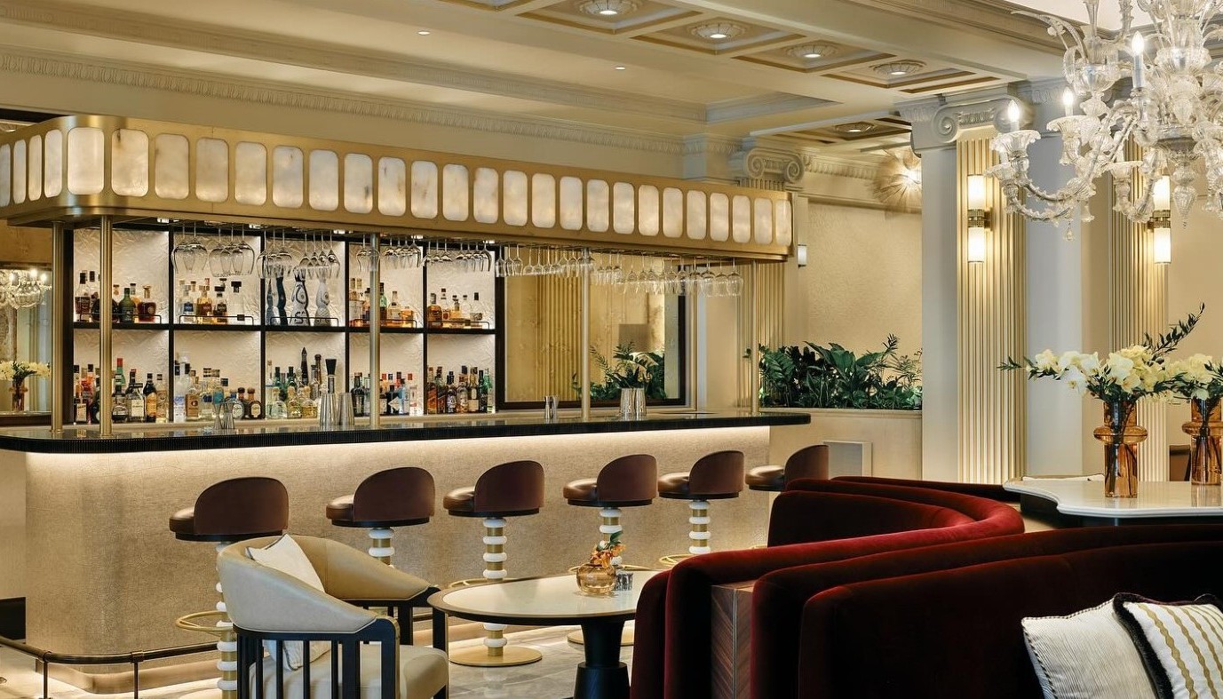 GEORGE, THE LOBBY BAR: ΕΝΑ HOTEL BAR ΠΟΥ ΕΙΧΕ ΛΕΙΨΕΙ ΑΠΟ ΤΗΝ ΑΘΗΝΑ | The Bars