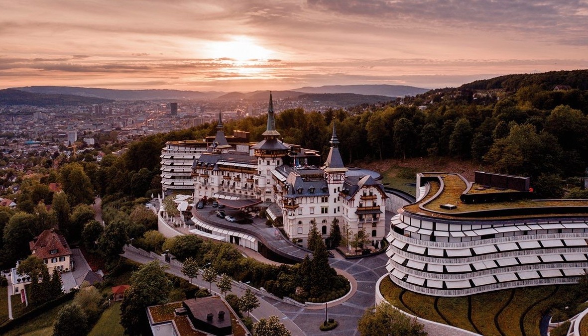 THE DOLDER GRAND & THE EPICURE: ΔΕΚΑ ΧΡΟΝΙΑ ΓΑΣΤΡΟΝΟΜΙΑΣ ΣΕ ΕΝΑ ΞΕΝΟΔΟΧΕΙΟ-ΟΡΟΣΗΜΟ ΓΙΑ ΤΗΝ ΕΛΒΕΤΙΑ | Θέματα