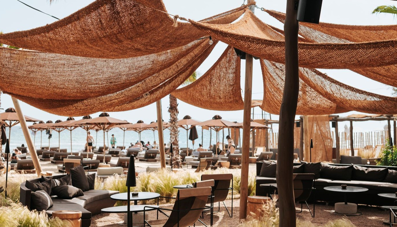 ΤΗΝ ΠΡΩΤΟΜΑΓΙΑ, ΤΟ ΚΑΛΟΚΑΙΡΙ ΞΕΚΙΝΑ ΣΤΟ THE C - BEACH RESTAURANT ΣΤΗ ΒΟΥΛΑ! | Νέα