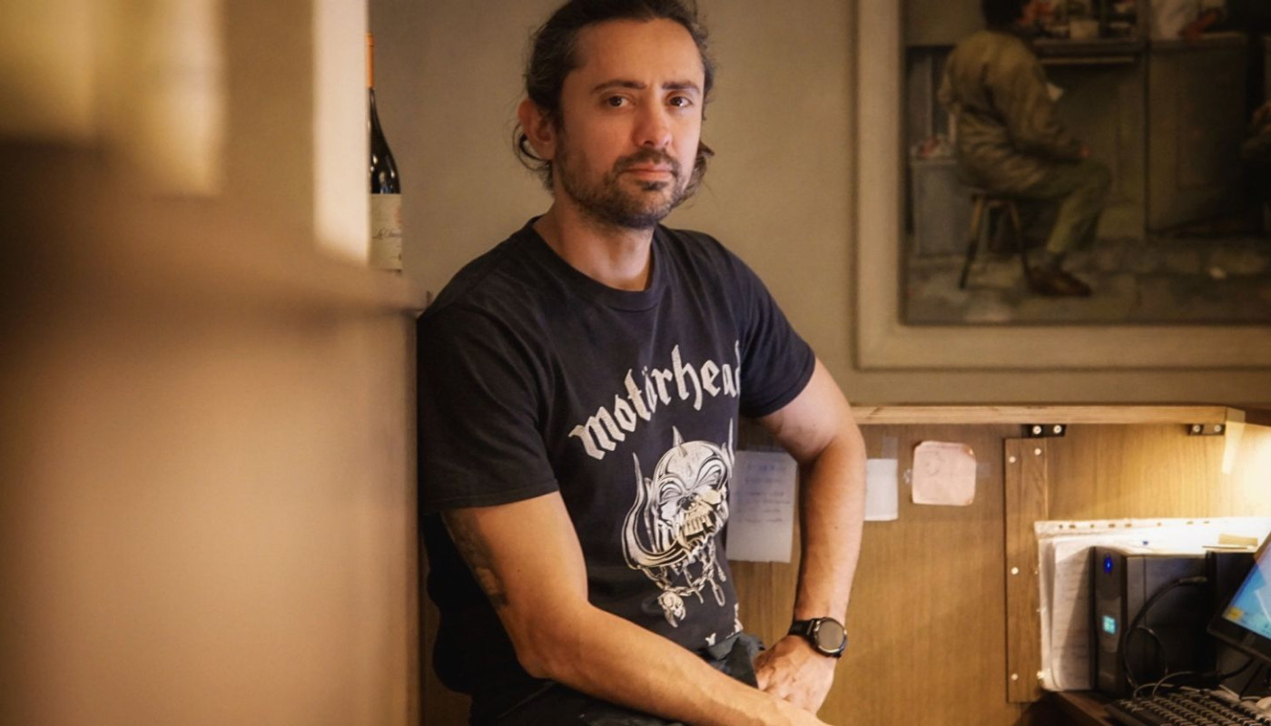 ΤΡΙΑ ΒΙΝΥΛΙΑ ΑΠΟ ΤΟ ΜΟΝΑΣΤΗΡΑΚΙ ΑΛΛΑΞΑΝ ΤΗ ΖΩΗ ΤΟΥ ΒΡΑΒΕΥΜΕΝΟΥ CHEF ΠΑΥΛΟΥ ΚΥΡΙΑΚΗ | Θέματα