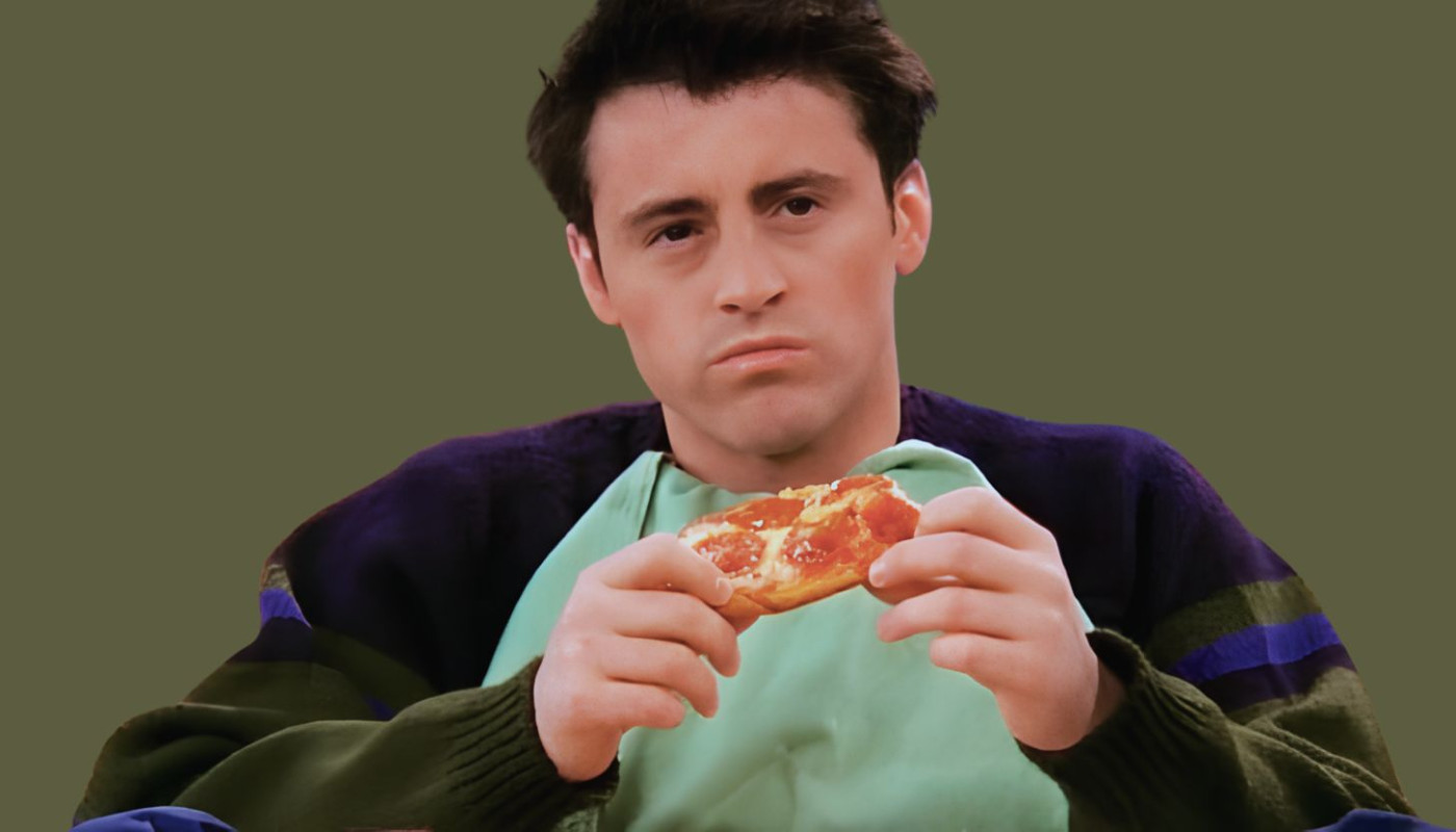 JOEY DOESN’T SHARE FOOD.  ΚΑΙ ΟΜΩΣ Η ΕΣΤΙΑΣΗ ΣΥΝΕΧΙΖΕΙ ΝΑ ΔΙΑΦΩΝΕΙ | Θέματα